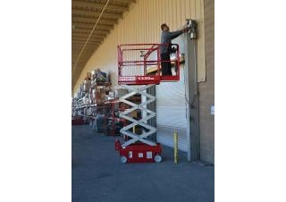1330SE MEC Wheeled scissor lifts