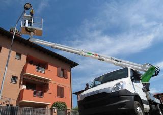 19-14 HQ Comet Truck Mounted Telescopic Boom Lifts