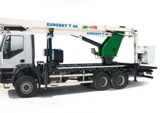 45-20 T Comet Trailer Mounted Articulating Boom Lifts