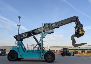 Konecranes 4638 TCX5 Reach Stacker Specs & Dimensions (2019 - 2026)
