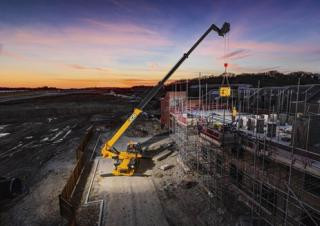 JCB 555-260R Telehandler Specs & Dimensions (2023 - 2026)