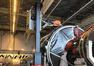 Manitou 90 V´Air Single Vertical Mast Boom Lifts (2017 - 2026) Specifications & Dimensions