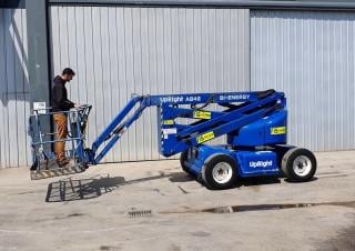 AB 46 T UpRight Crawler Articulating Boom Lifts