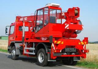 CKD Mobilni Jeraby AD 10 crane - load chart, specs & dimensions (2017 - 2026)