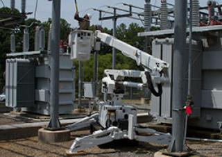 AT40GW Altec Trailer Mounted Articulating Boom Lifts