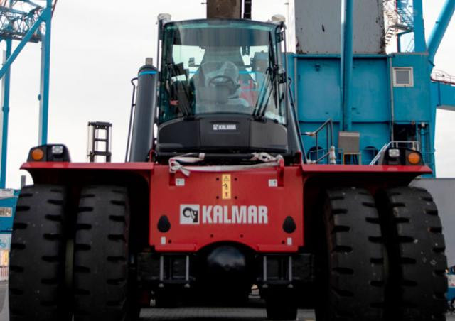 Kalmar DRG450-65S6H Reach Stacker Specs & Dimensions (2022 - 2026)