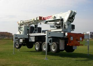 E120 E-Line Elliott Equipment Truck Mounted Telescopic Boom Lifts