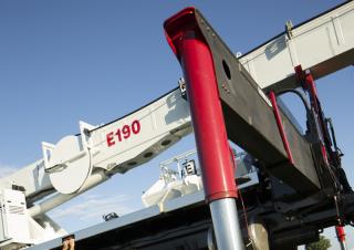 E190 E-Line Elliott Equipment Truck Mounted Telescopic Boom Lifts