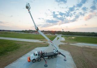 E210i E-Line Elliott Equipment Truck Mounted Telescopic Boom Lifts