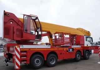 Eagle 6035 Oil & Steel Trailer Mounted Articulating Boom Lifts