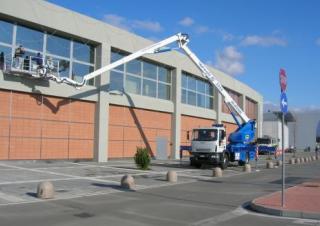 Eagle Phoenix 3224 Oil & Steel Trailer Mounted Articulating Boom Lifts