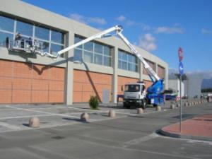 Eagle S 3224 Oil & Steel Trailer Mounted Articulating Boom Lifts
