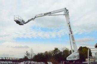 Eagle S 4230 Oil & Steel Trailer Mounted Articulating Boom Lifts