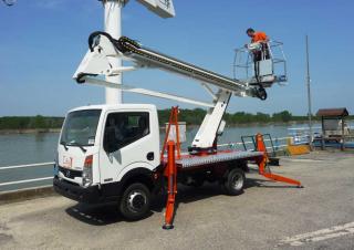 EZ190 Easy Lift Trailer Mounted Articulating Boom Lifts