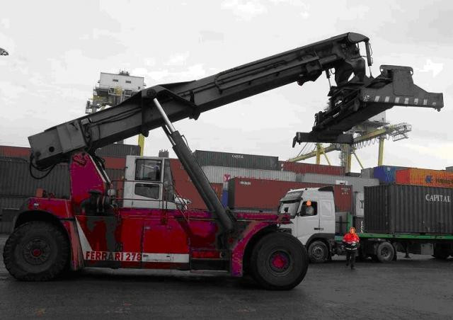 CVS Ferrari 278 PB Reach Stacker Specs & Dimensions (1999 - 2003)