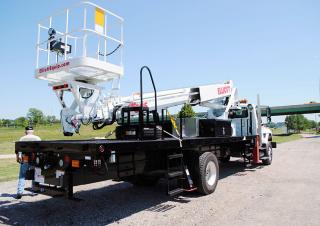 G85F HiReach Elliott Equipment Truck Mounted Telescopic Boom Lifts