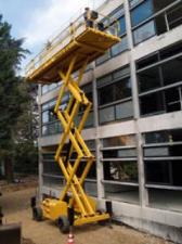 H 12 SDX Haulotte Wheeled scissor lifts