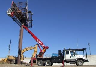 H90R HiReach Elliott Equipment Truck Mounted Telescopic Boom Lifts