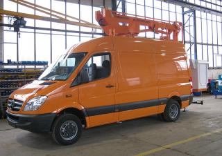 HM 12 KA Blumenbecker - Hubmeister® Trailer Mounted Articulating Boom Lifts