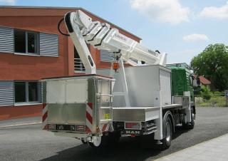 HM 28 TKI Blumenbecker - Hubmeister® Trailer Mounted Articulating Boom Lifts