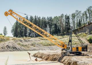 Liebherr HS 8200 crane - load chart, specs & dimensions (2019 - 2026)