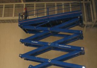 KIB 32/430 Kreitzler Wheeled scissor lifts