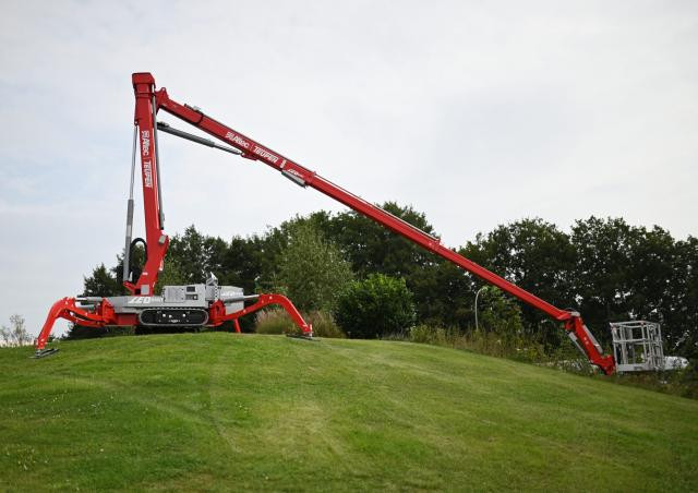 TEUPEN LEO24GT Crawler Articulating Boom Lifts (2025 - 2026) Specifications & Dimensions