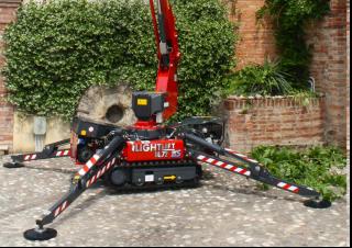 Lightlift 14.72 IIIS Hinowa Crawler Articulating Boom Lifts