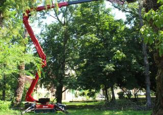 Lightlift 18.80 Performance IIIS Hinowa Crawler Articulating Boom Lifts
