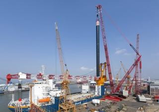 Liebherr LR 13000 crane - load chart, specs & dimensions (2018 - 2026)