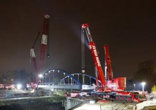 Liebherr LTM 1450-8.1  crane - load chart, specs & dimensions (2018 - 2026)