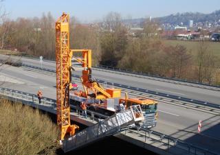 MBI 180-1,7/S Moog Trailer Mounted Articulating Boom Lifts