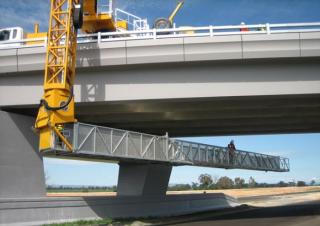 MBI 200-1,5/S Moog Trailer Mounted Articulating Boom Lifts