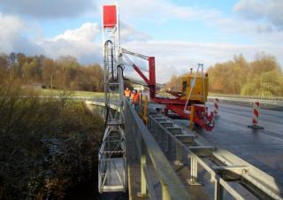 MBI 70-1/S Moog Trailer Mounted Articulating Boom Lifts