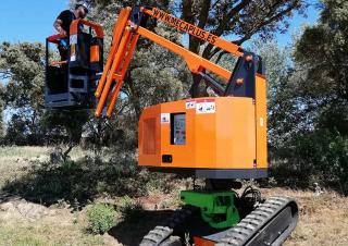 ME-7 Mecaplús Crawler Articulating Boom Lifts