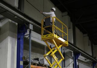 OPTIMUM 1931 AC Haulotte Wheeled scissor lifts