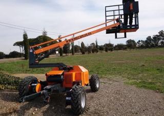 P7-4 Mecaplús Wheeled Articulating Boom Lifts