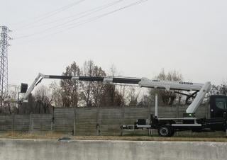 PT-J 220 ISOLI Trailer Mounted Articulating Boom Lifts