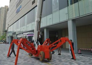 R360WHY Easy Lift Crawler Telescopic Boom Lifts