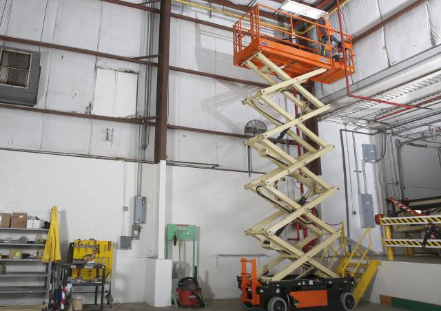 JLG R4045 Wheeled scissor lifts (2017 - 2025) Specifications & Dimensions