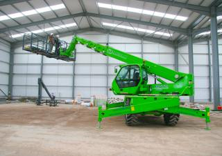 Merlo Roto 40.25 MCSS Rotating Telehandler Specs & Dimensions (2010 - 2011)