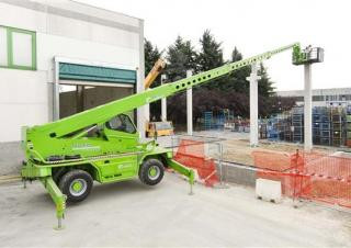 Merlo Roto 60.24 MCSS Rotating Telehandler Specs & Dimensions (2011 - 2015)