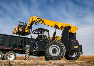RS8-44 Gehl Telehandler Specs & Dimensions