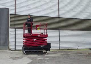 RV060 Aichi Crawler scissor lifts