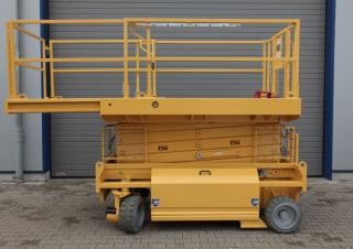 S 105-16 E 2WD HAB Wheeled scissor lifts