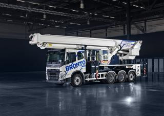 Bronto Skylift S70XT-J Truck Mounted Telescopic Boom Lifts (2025 - 2026) Specifications & Dimensions