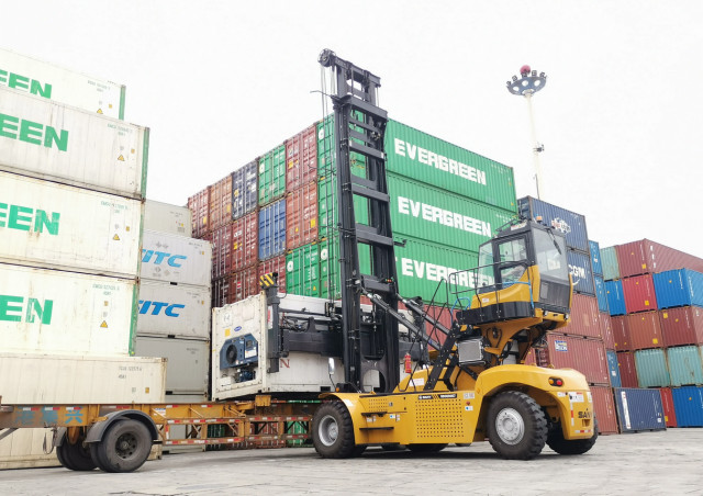 Sany SDCE90K7E2 Reach Stacker Specs & Dimensions (2025 - 2026)