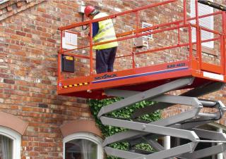 SJ III 4632 Skyjack Wheeled scissor lifts