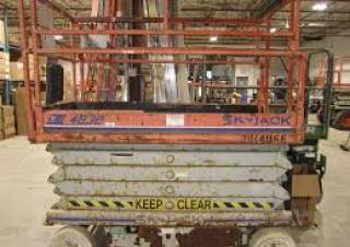 SJ III 4832 Skyjack Wheeled scissor lifts
