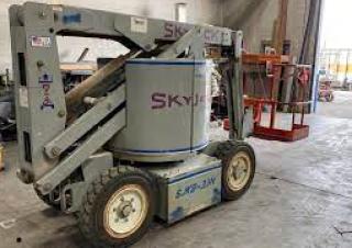 SJKB 33 N Skyjack Wheeled Articulating Boom Lifts